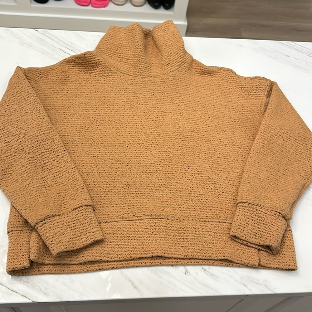 NWOT CALIA PULL OVER